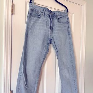Gap • men’s Athletic stable jeans • 32 x 32